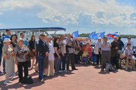 Встреча трех поколений прошла в Нижневартовске при содействии местного отделения партии «Единая Россия»