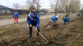 Субботник на улице имени Героя Советского Союза Чургуй-оола Хомушку