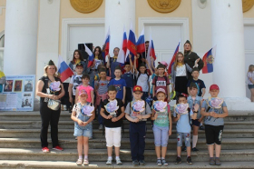 В Аше партийцы провели акцию для детей “Должен помнить каждый...”