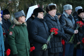 Возложение венков ко Дню неизвестного солдата